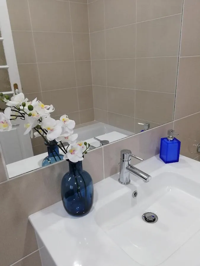 Blue Bairro Guesthouse Lisbon